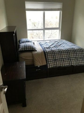 Furnished 2 Bed, 2 Bath @ Waterscapes - Photo 4