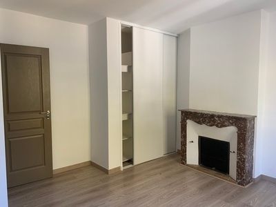 Location Appartement 3 pièces 53m² PIERREFEU DU VAR 83390 - Photo 3
