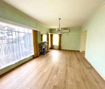 13 Finch Street, Burwood, Vic 3125 - Photo 2