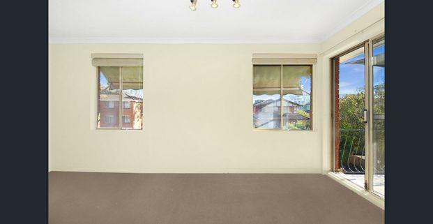 Bright & Spacious Apartment Moments from Top Ryde Shopping Centre - Photo 1