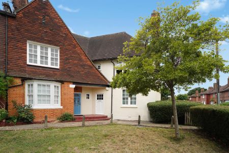 4 bedroom terraced house to rent - Photo 3