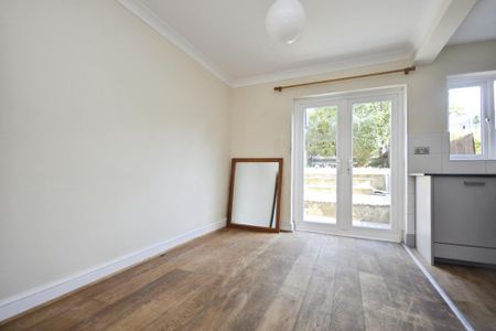3 bedroom terraced house to rent - Photo 3