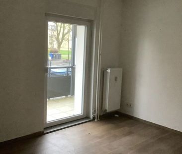 Renovierte 3 Zimmer im Erdgeschoss mit Einbauküche und Balkon - Photo 6