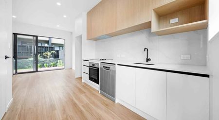 Modern Townhouse - Photo 3