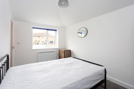 1 bedroom in a house share to rent - Photo 3