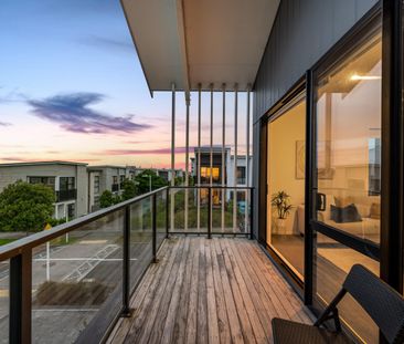 Sunny Corner Home - Photo 3