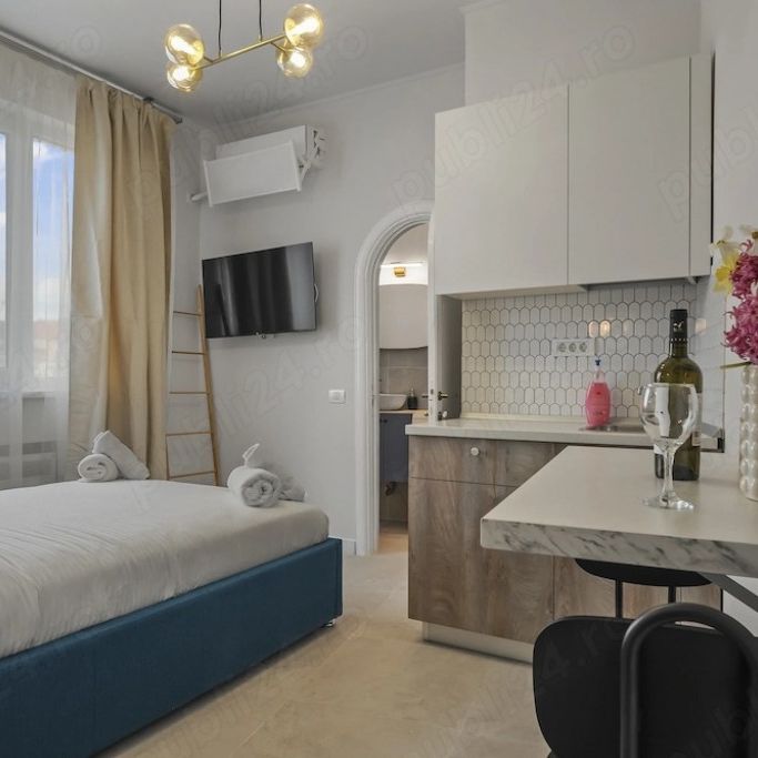 Unirii universitate mantuleasa - Fotografie 1