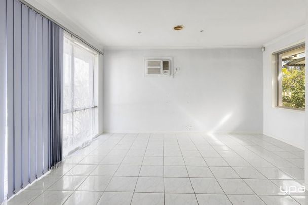 Comfort, Space & Convenience in the Heart of Sydenham - Photo 1