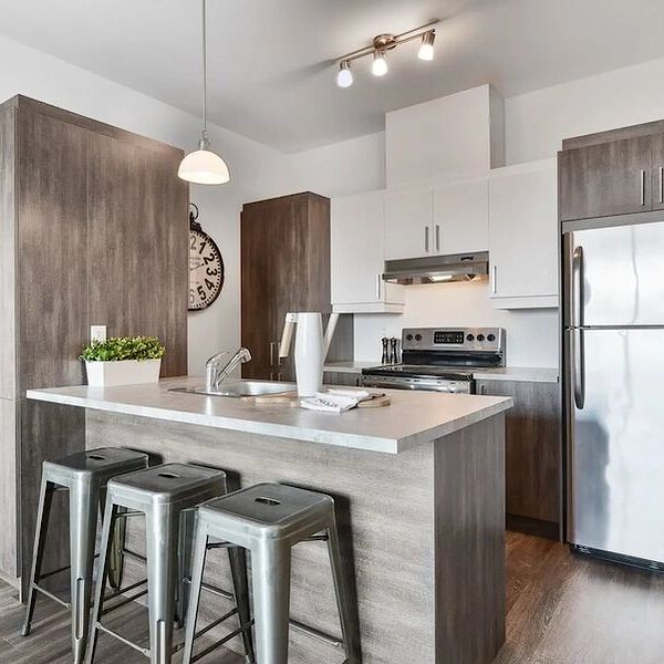 7165 Lunan Street, Brossard, QC - Photo 1