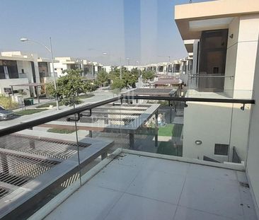 Charming 3BR+Maid | Bright | Family-Home - Photo 6