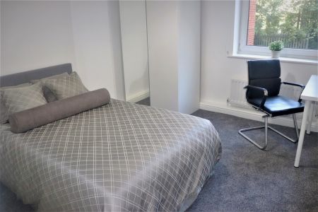 3 Bedroom Apartment - Photo 5