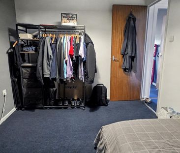 1 Bedroom Flat / Apartment to let - Photo 2
