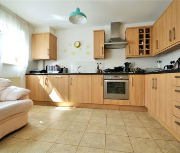 4 bedroom House in Vulcan Drive, Bracknell - Photo 5