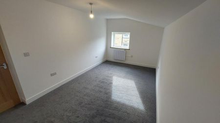 2 bedroom end of terrace house to rent - Photo 3