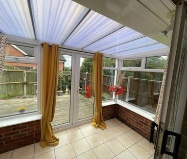 2 bedroom bungalow to rent - Photo 2