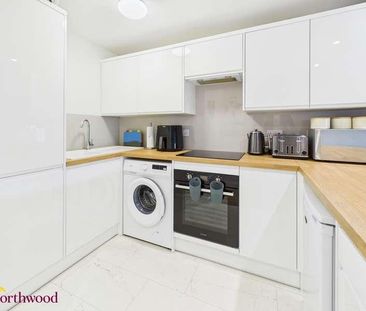 Christchurch Court, Banbury, OX16 - Photo 5