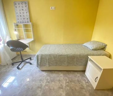 Calle de Membézar, Madrid, Community of Madrid 28053 - Photo 1