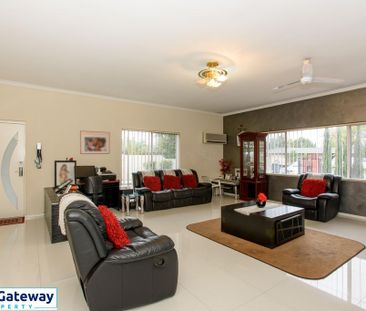 20 Elm Close, CAMILLO WA 6111 - Photo 3