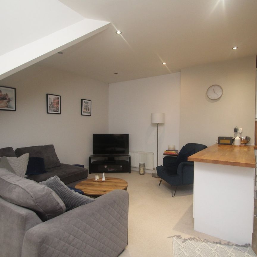 2 bedroom apartment to rent - Photo 1