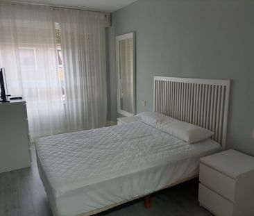 Alquiler de piso en Calle telleria - Photo 2