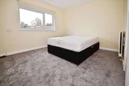 3 bedroom apartment to rent - Photo 2