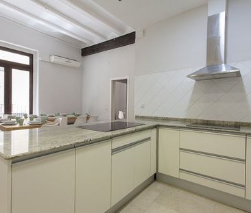 Bright double room with a balcony in Valencia - Photo 6