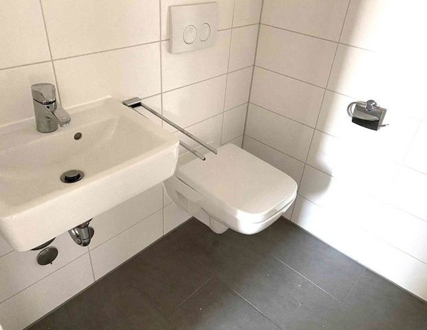 Schöne, helle 2-Zimmer-Wohnung mit modernem Badezimmer - Foto 1