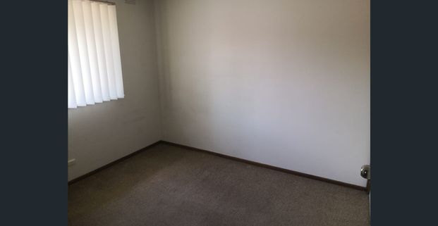 WALK TO MONASH UNIVERSITY - Photo 1