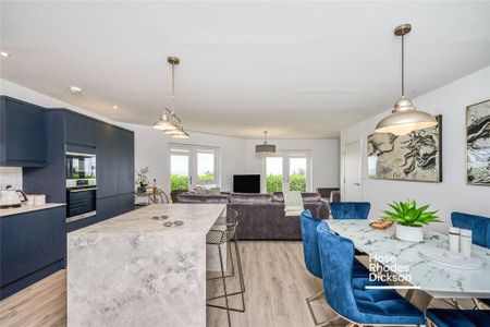 3 bedroom semi-detached house to rent - Photo 4