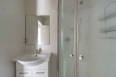 Furnished One Bedroom Apartment - Photo 2