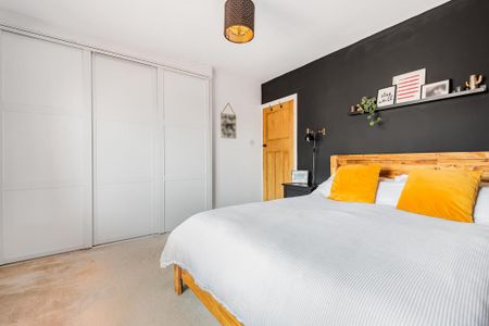 2 bedroom semi-detached house to rent - Photo 3