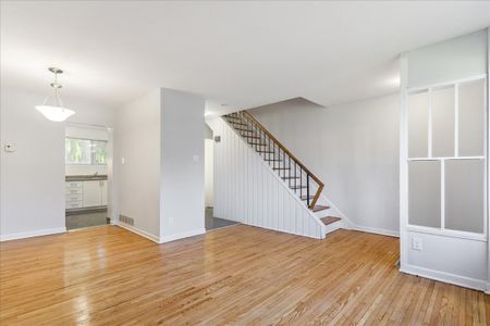 1560 Bloor Street East Townhomes - Townhouse (3 bedroom) - Photo 2