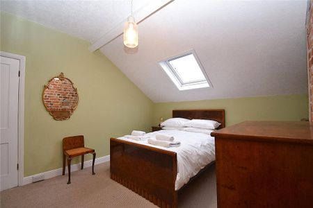 3 bedroom terraced house to rent - Photo 5