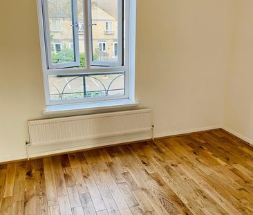 2 Bed Terraced House, Radley Court, SE16 - Photo 2