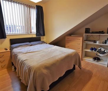 4 bedroom House in Hyde Park, Leeds - Photo 6