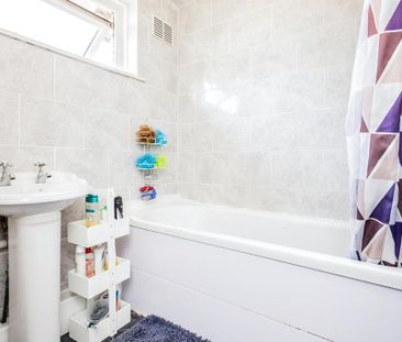 3 bedroom end of terrace house to rent - Photo 6