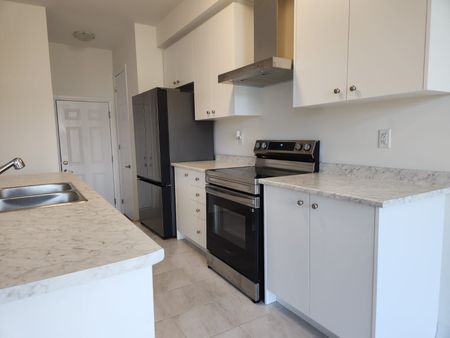 For Lease - 65 Velvet Way, Thorold, Ontario - Photo 5