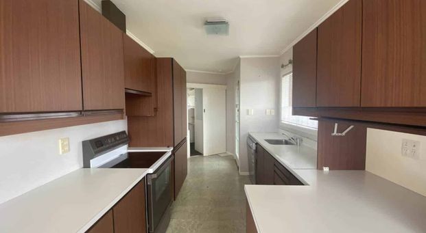 Spacious Family Home in the Heart of Blockhous... - Photo 1