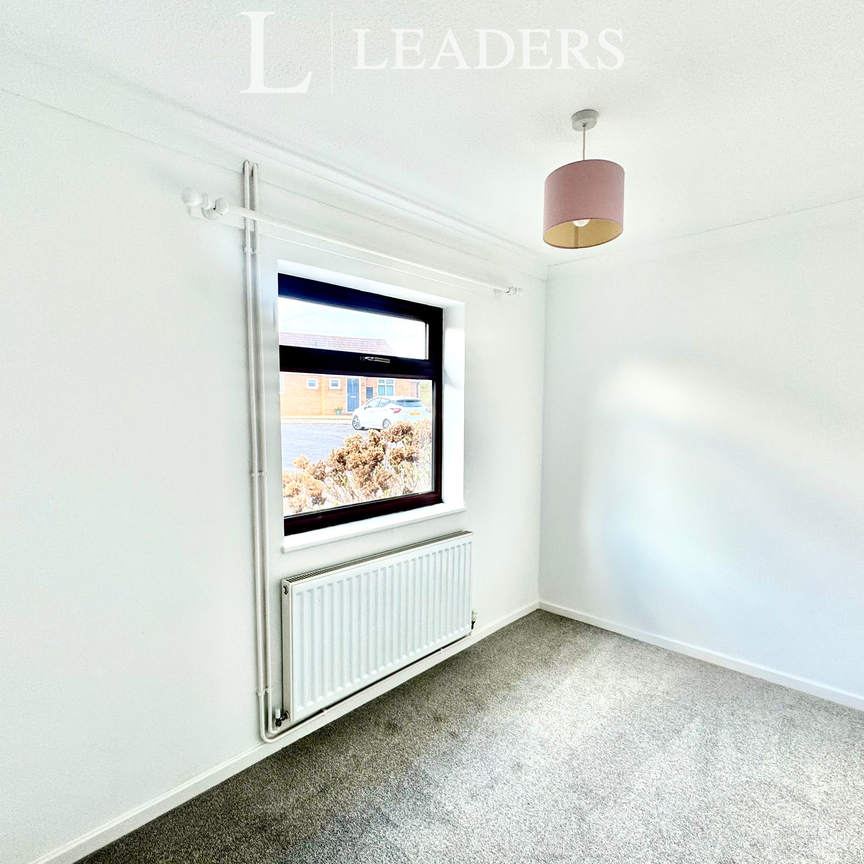 3 bedroom house to rent Rackham Close, Hopton, Great Yarmouth, NR31 - Photo 1