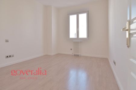 4 room luxury Apartment for rent in Madrid, Autonomous Region of Madrid - Photo 3