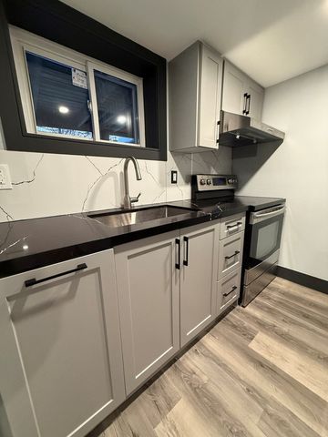 48 Alma Street North - Photo 5