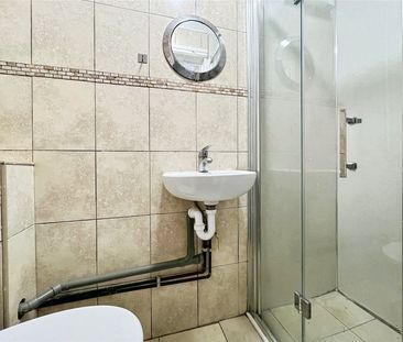 Bond Street, Englefield Green, Egham, Surrey, TW20 0PU - Photo 6