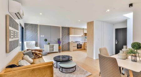 BRAND NEW SPACIOUS FAMILY HOME - MANGERE EAST - Photo 2