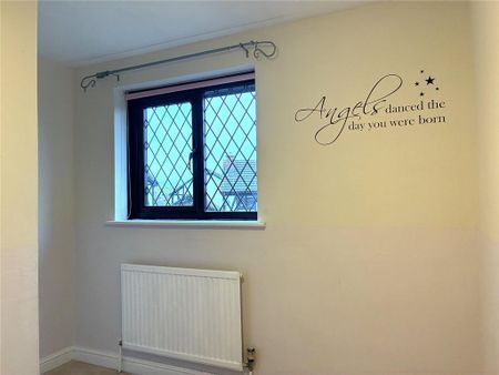 3 bedroom semi-detached house to rent - Photo 4
