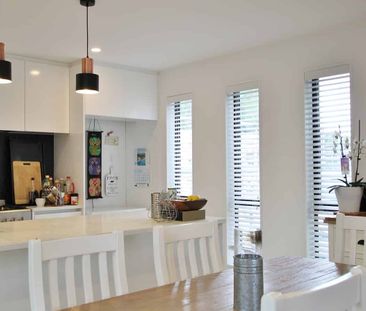 Stylish, Executive Family Home - Photo 2