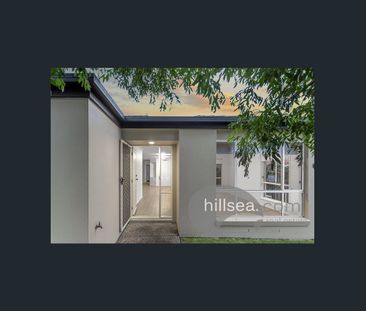 22 Madasin Close, Arundel, Qld 4214 - Photo 3