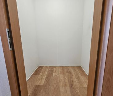 Sehr schöne helle Wohnung mit Balkon und praktischem Grundriss - Photo 3