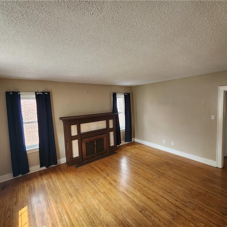 For Lease - 4865 SIMCOE Street, Niagara Falls, Ontario - Photo 1