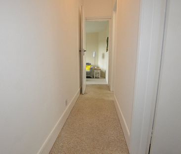 A 1 Bedroom Flat Instruction to Let in Bexhill-on-Sea - Photo 4