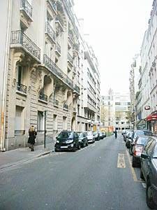 Logement à Paris, Location meublée - Photo 2